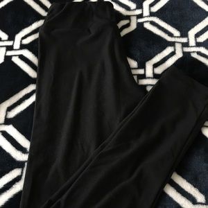LulaRoe Noir Leggings